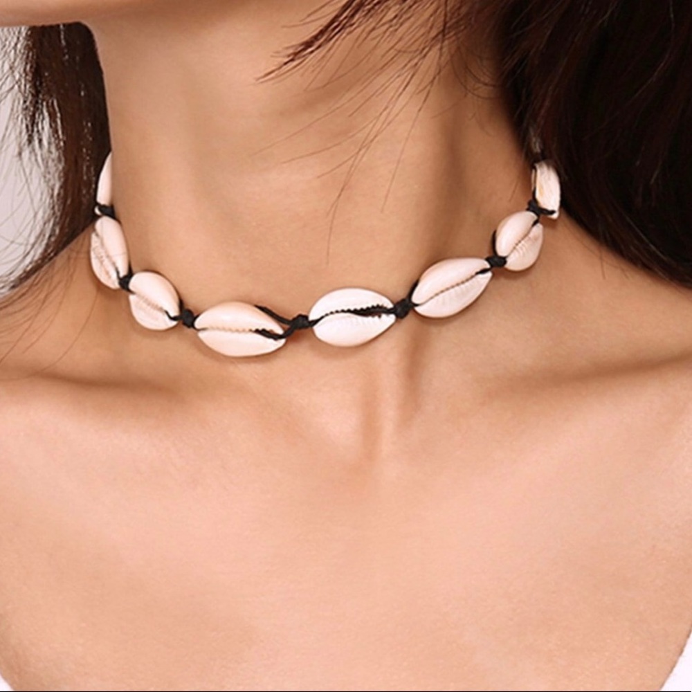 The perfect shell choker for boy or girl